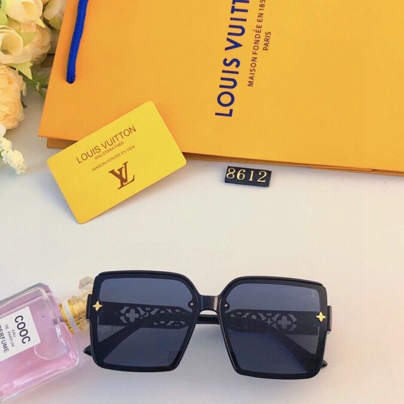 Louis Vuitton Sunglasses Versatile 281033