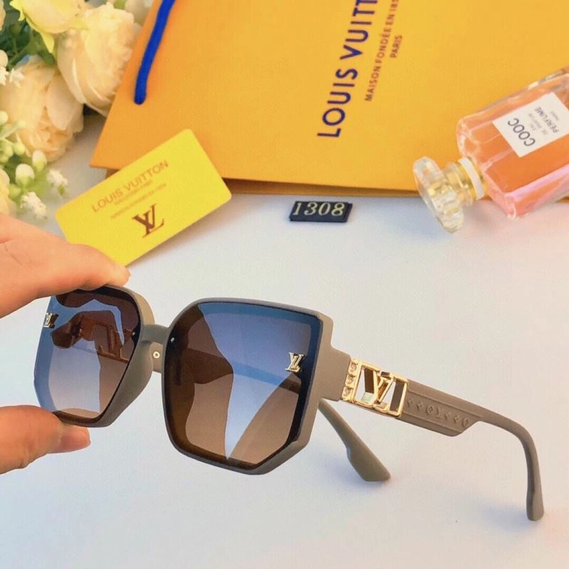 Effortless Louis Vuitton Sunglasses 281035
