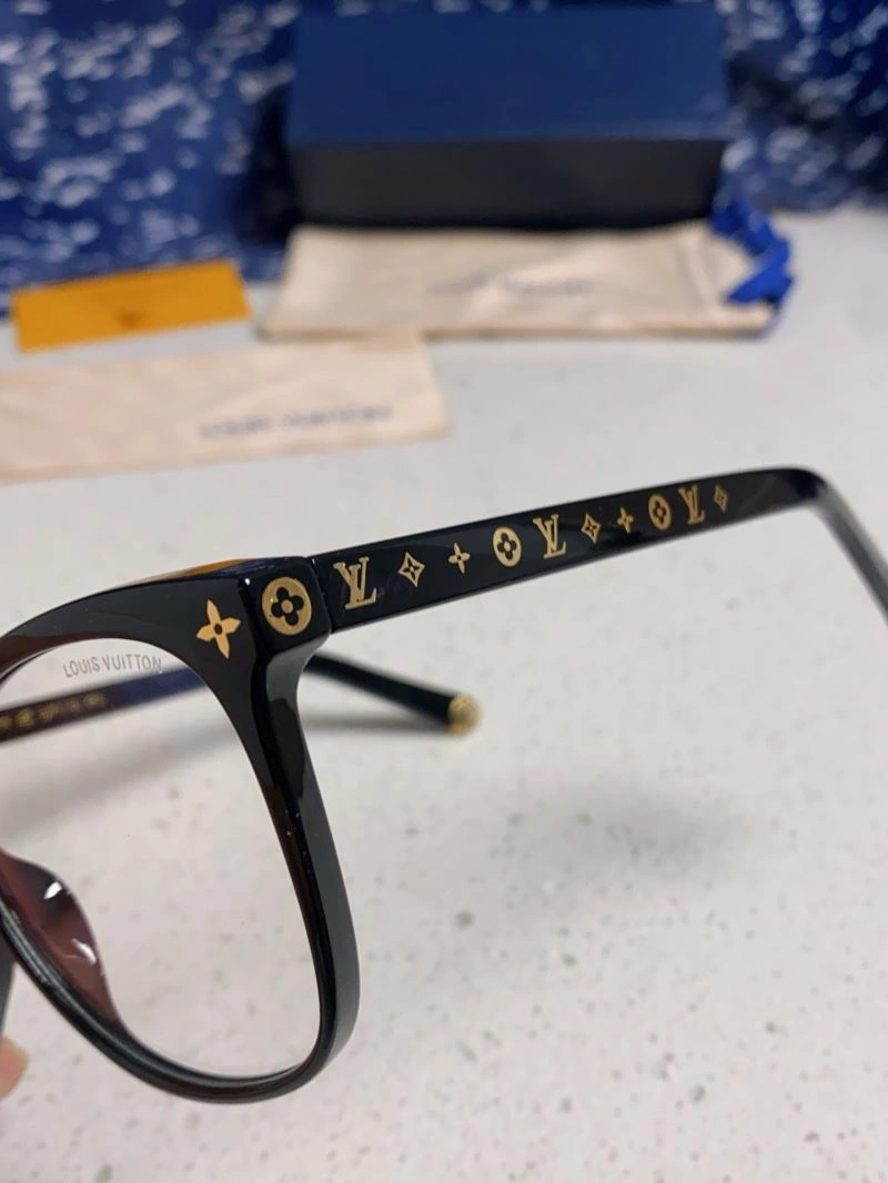 Louis Vuitton Sunglasses Durable 281010