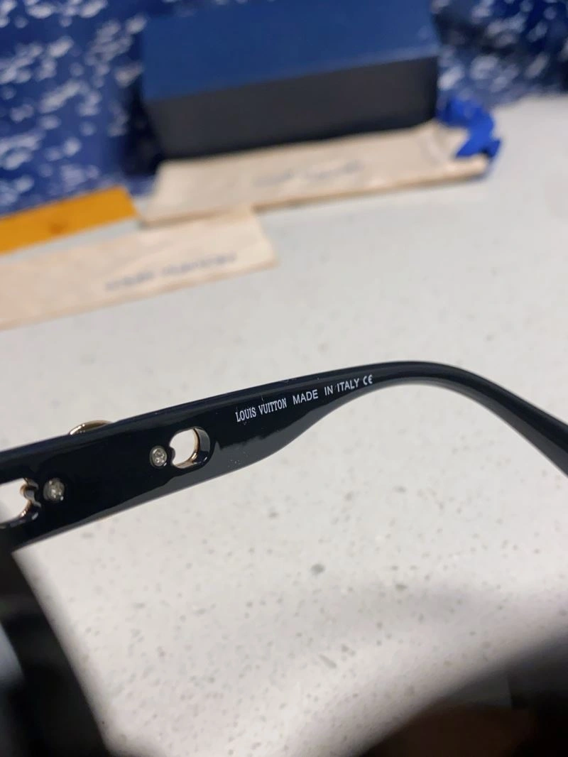 Louis Vuitton Sunglasses Affordable 281009