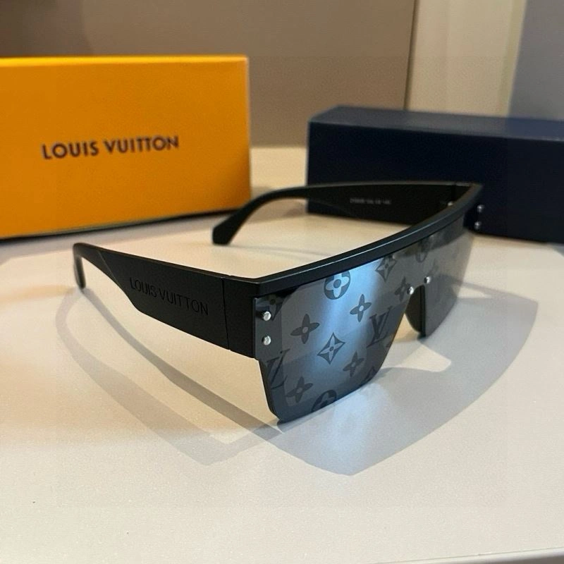 Lightweight Louis Vuitton Sunglasses 280981