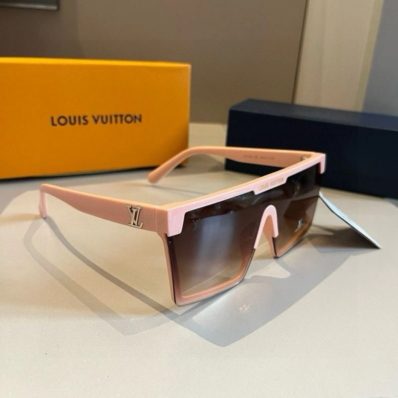 Louis Vuitton Sunglasses Attractive 280978
