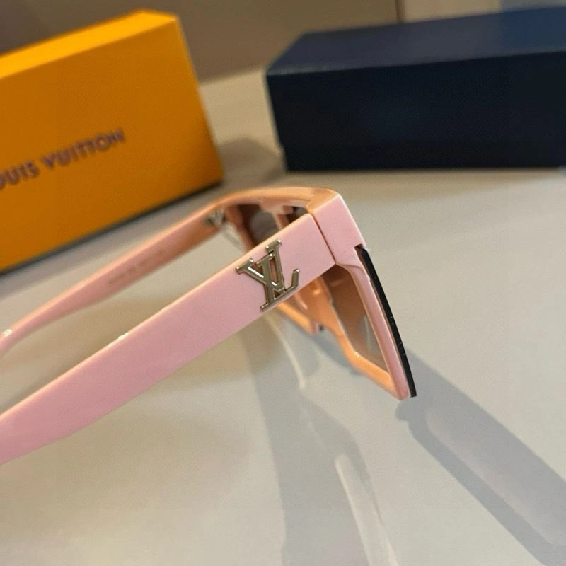 Louis Vuitton Sunglasses Attractive 280978