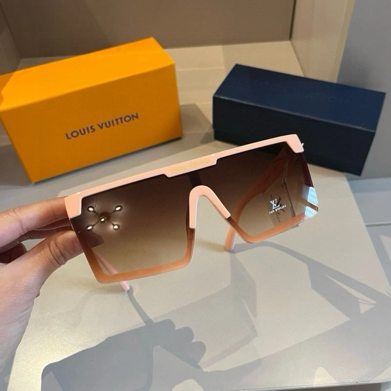 Louis Vuitton Sunglasses Attractive 280978