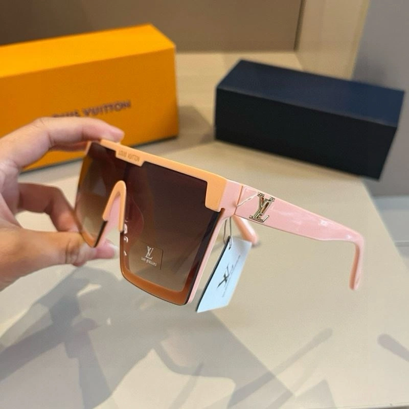 Louis Vuitton Sunglasses Attractive 280978
