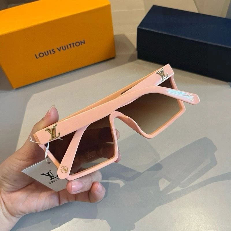 Louis Vuitton Sunglasses Attractive 280978