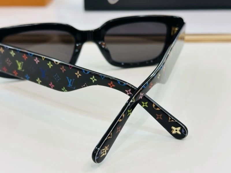Louis Vuitton Sunglasses Refined 280975