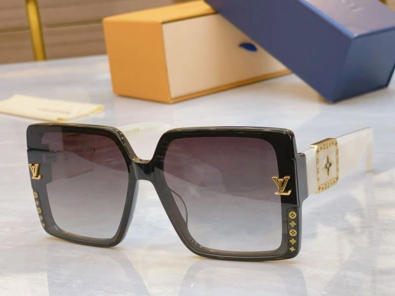 Louis Vuitton Sunglasses Elegant 281003