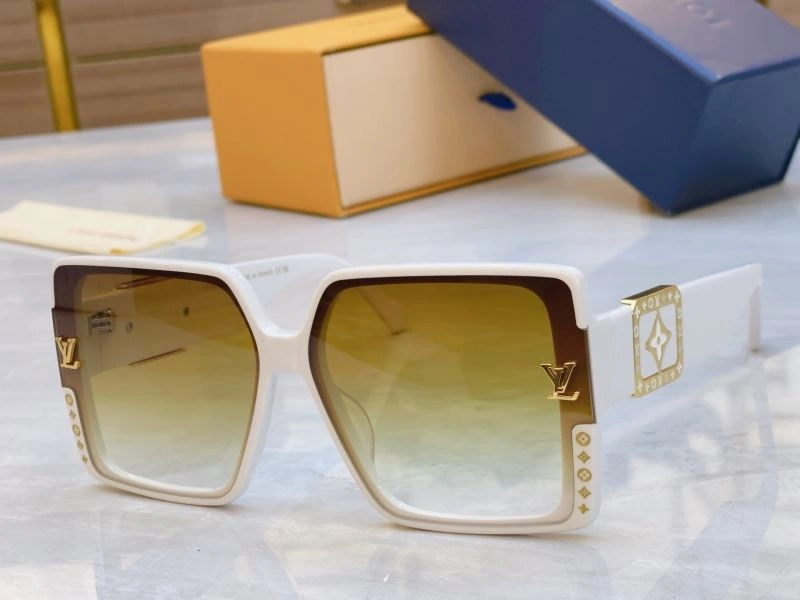 Louis Vuitton Sunglasses Elegant 281003