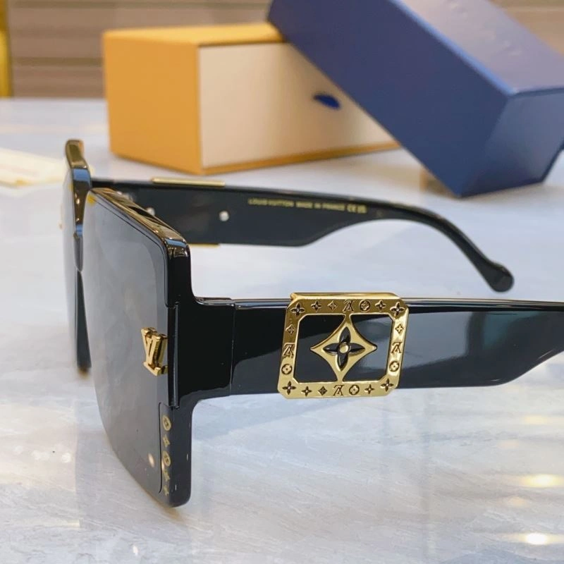 Louis Vuitton Sunglasses Elegant 281003