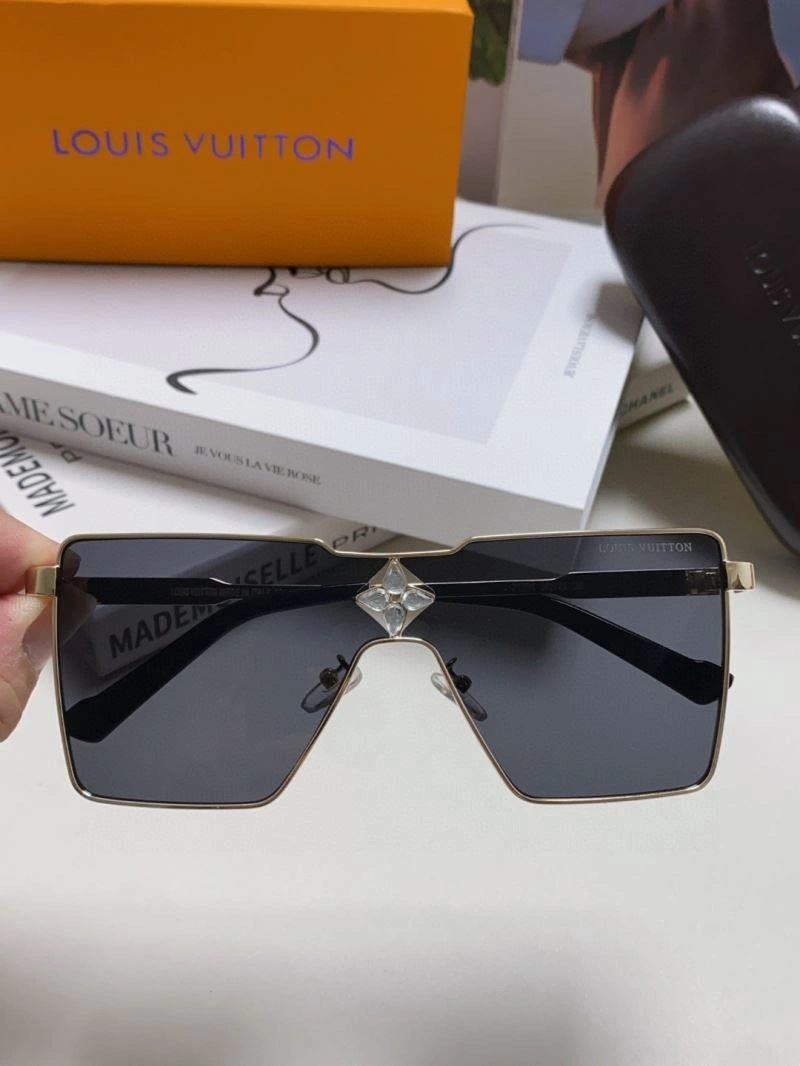 Louis Vuitton Sunglasses Bold 281005
