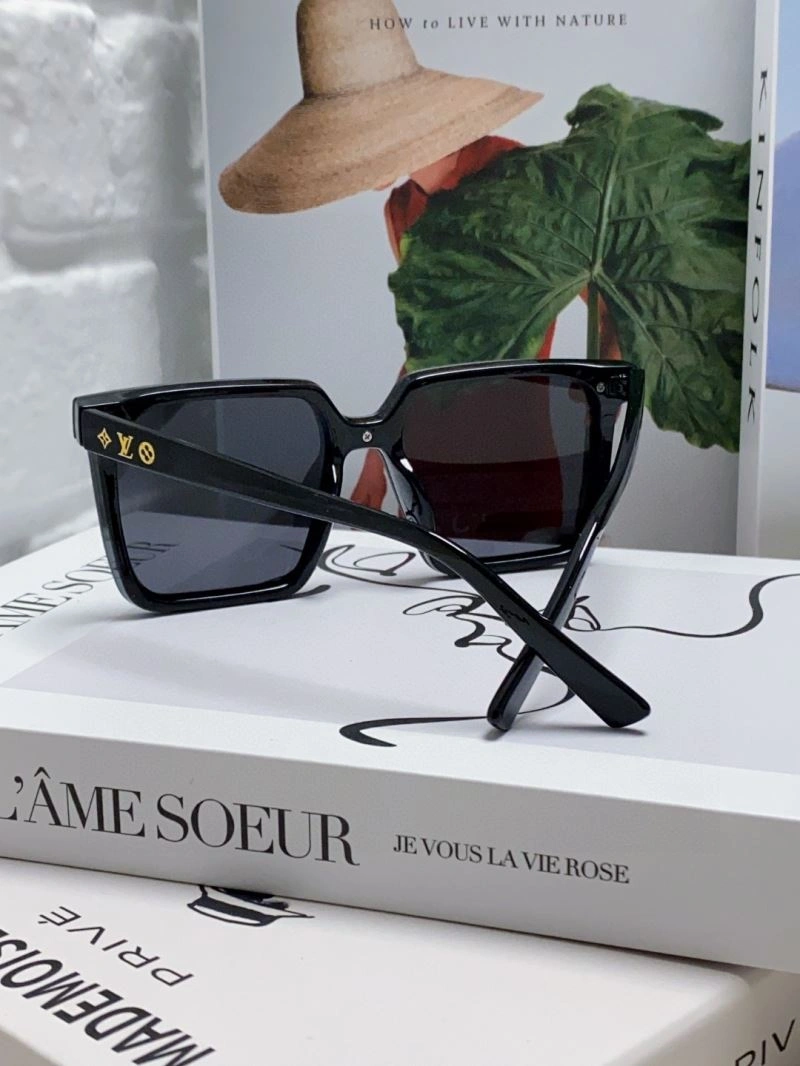 Louis Vuitton Sunglasses Elegant 280987