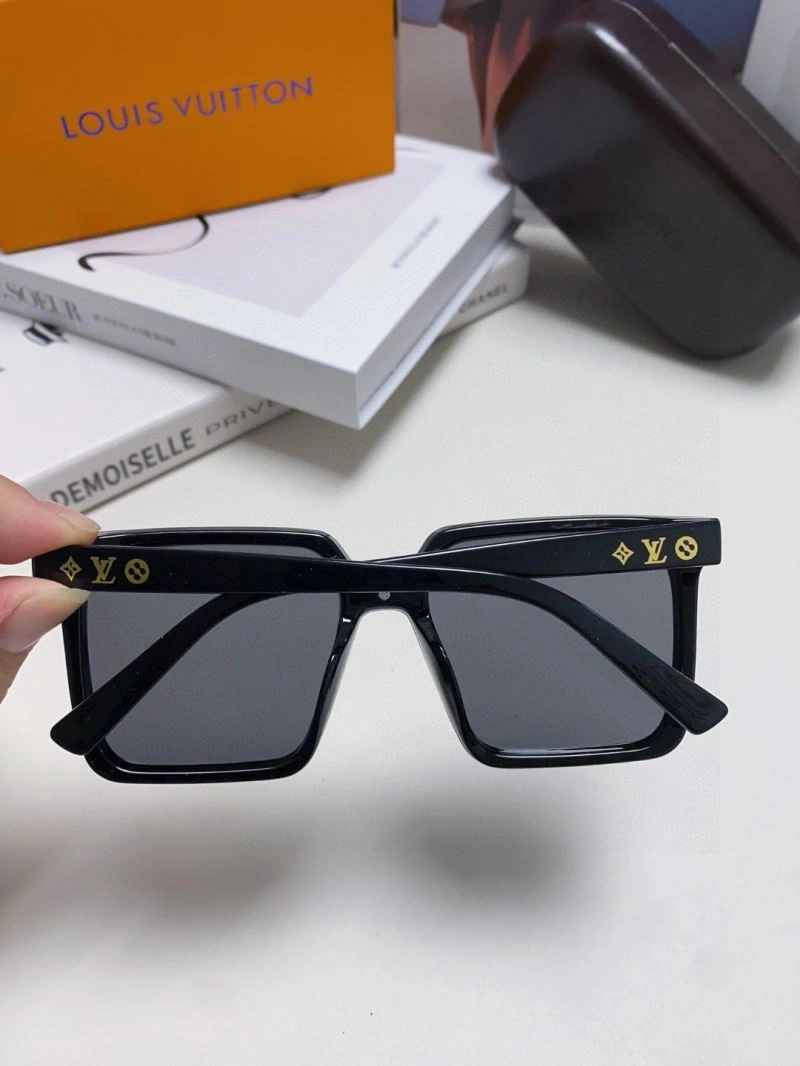 Louis Vuitton Sunglasses Elegant 280987