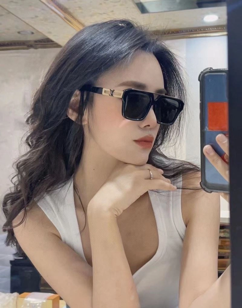 FreshLook Louis Vuitton Sunglasses 280990