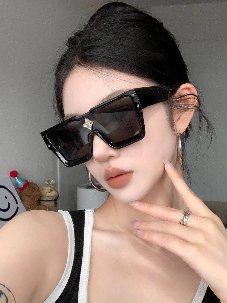 Louis Vuitton Sunglasses Efficient 280937