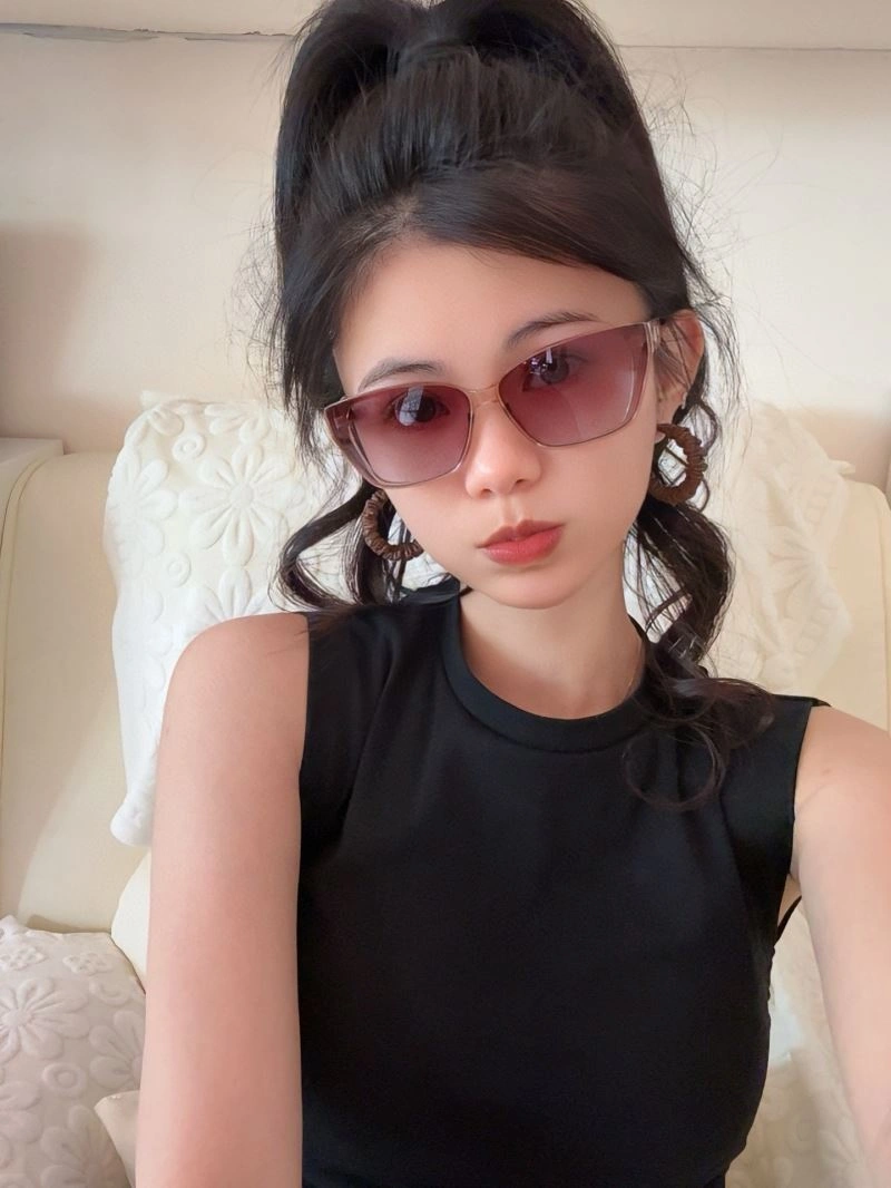 Louis Vuitton Sunglasses Minimalist 280966