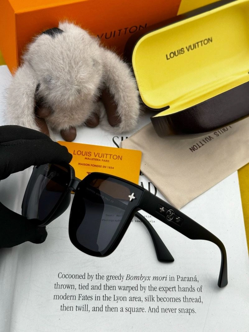 Louis Vuitton Sunglasses Bright 280963