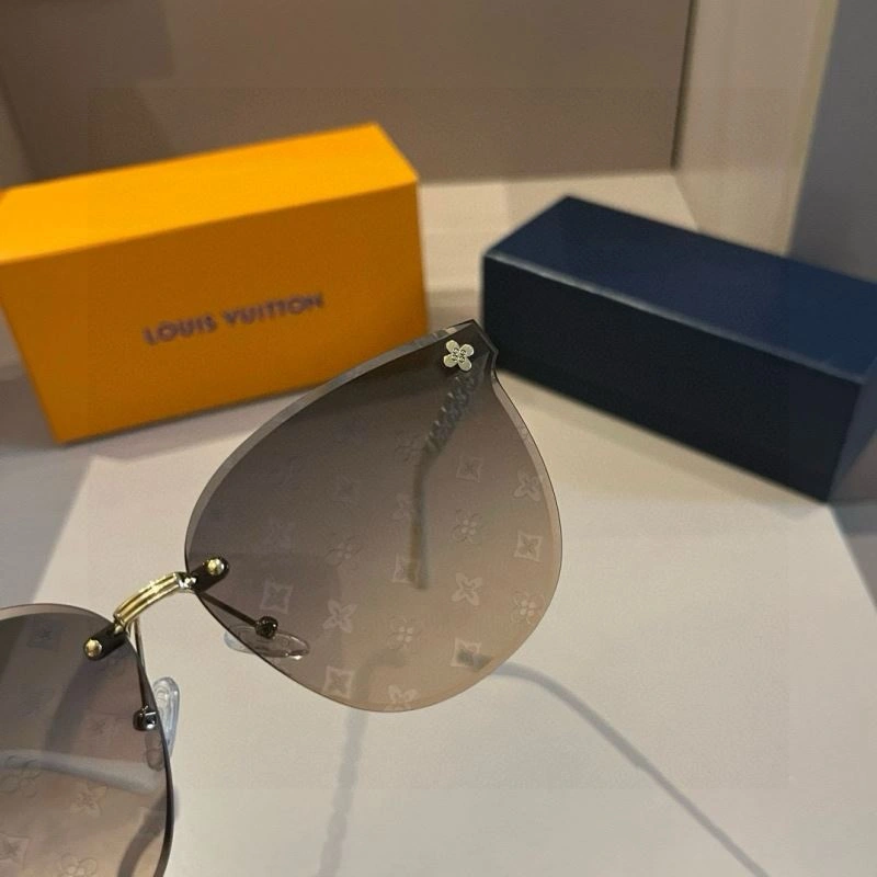Chic Louis Vuitton Sunglasses 280938