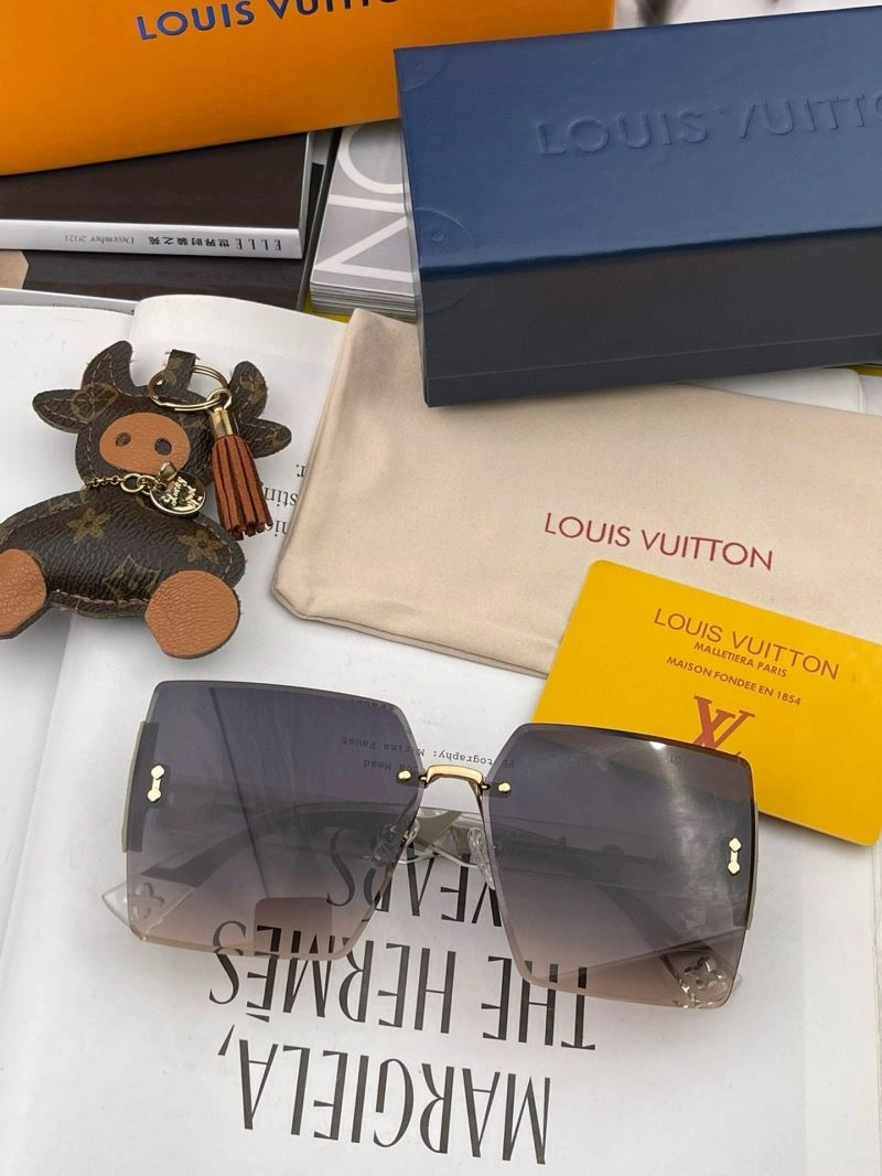 Louis Vuitton Sunglasses Effortless 280930