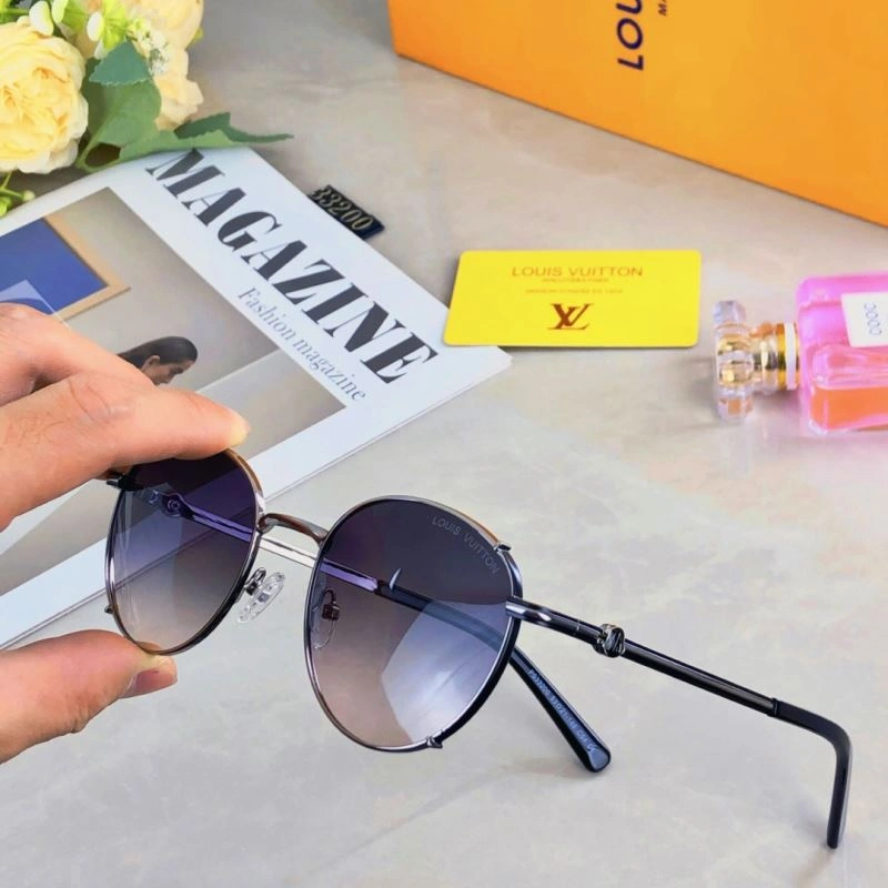 Unisex Louis Vuitton Sunglasses 280907
