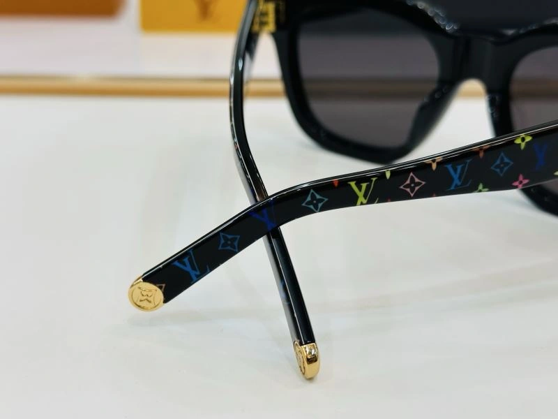 Affordable Louis Vuitton Sunglasses 280904