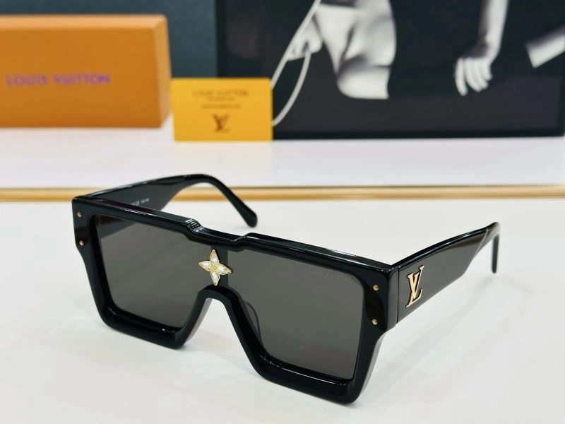 Louis Vuitton Sunglasses Supportive 280923