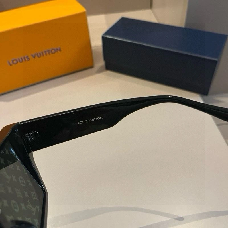 Louis Vuitton Sunglasses TravelReady 280906