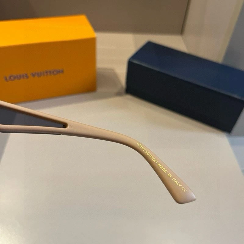 Louis Vuitton Sunglasses Stylish 280896