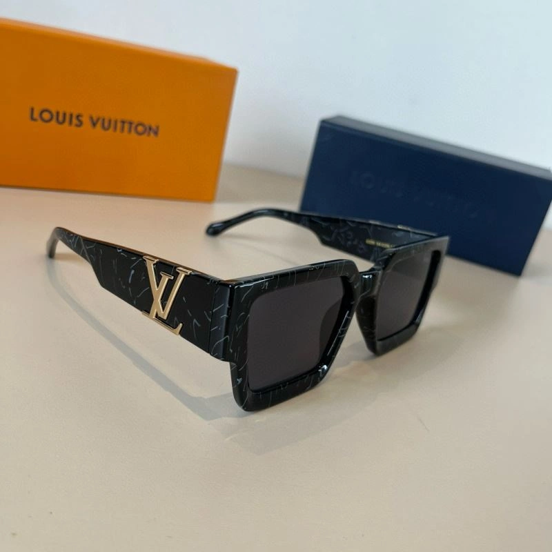 Louis Vuitton Sunglasses Functional 280892