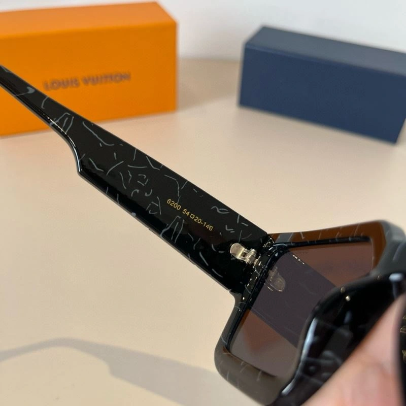 Louis Vuitton Sunglasses Functional 280892