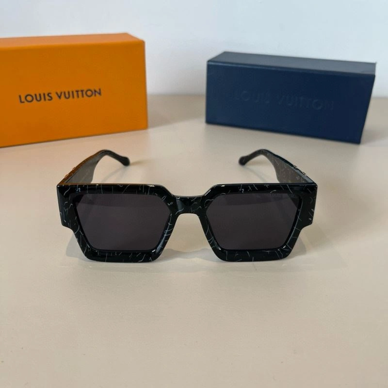 Louis Vuitton Sunglasses Functional 280892