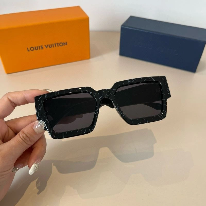 Louis Vuitton Sunglasses Functional 280892