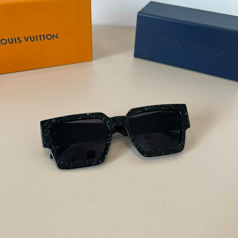 Louis Vuitton Sunglasses Functional 280892