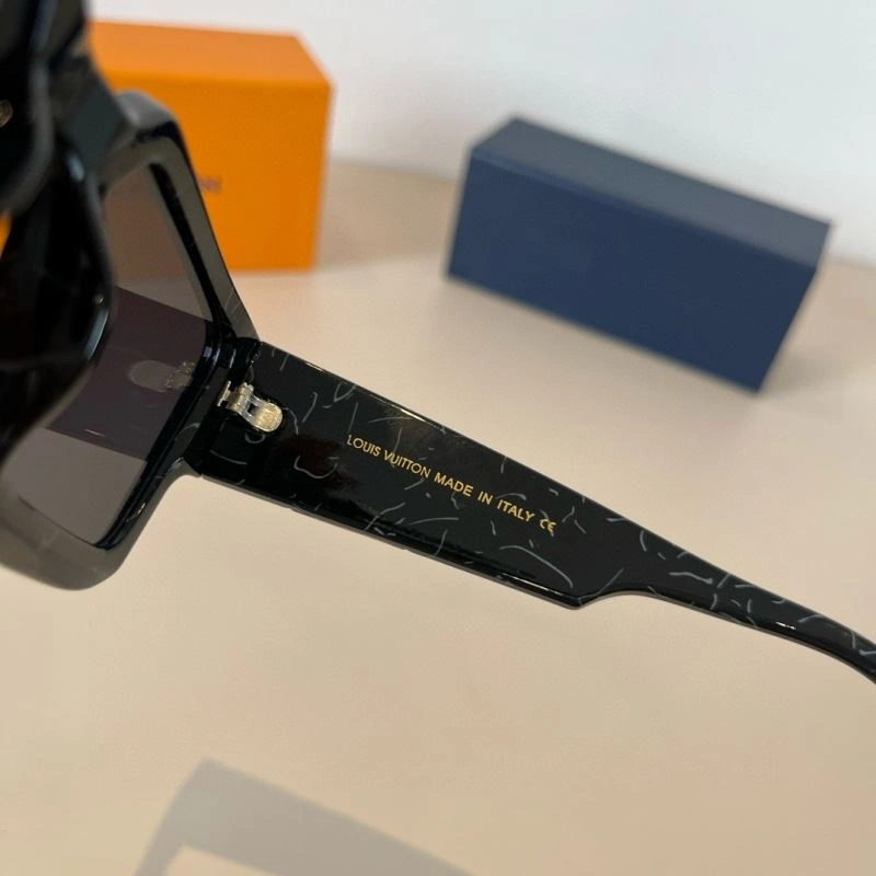 Louis Vuitton Sunglasses Functional 280892