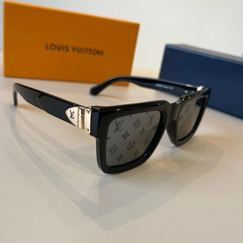 Louis Vuitton Sunglasses ZipUp 280893