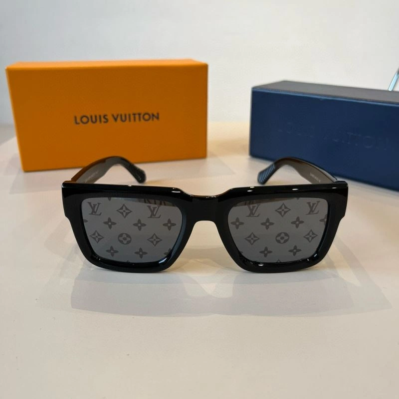 Louis Vuitton Sunglasses ZipUp 280893
