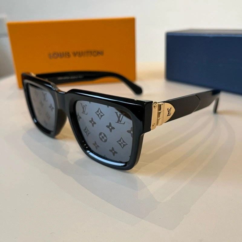 Louis Vuitton Sunglasses ZipUp 280893