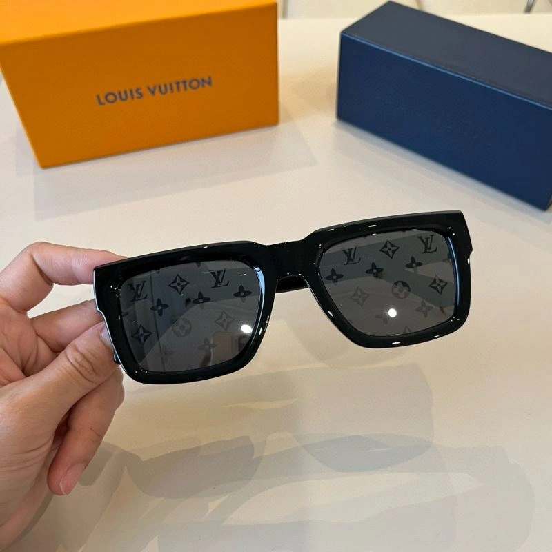 Louis Vuitton Sunglasses ZipUp 280893