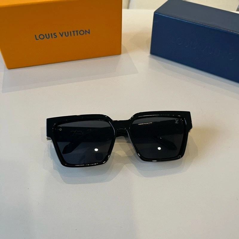 Louis Vuitton Sunglasses Casual 280890