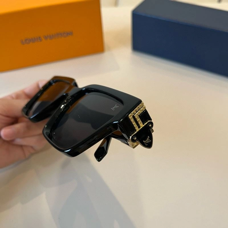 Louis Vuitton Sunglasses Casual 280890