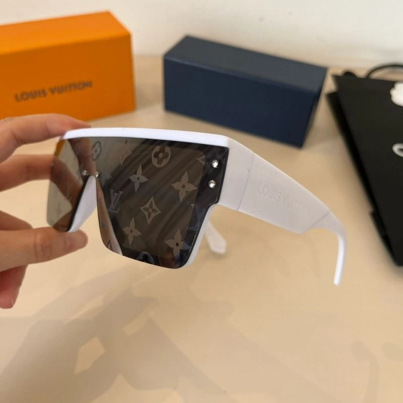 Louis Vuitton Sunglasses Refined 280886