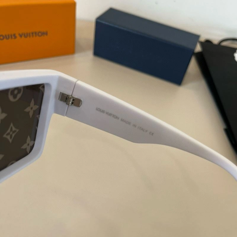 Louis Vuitton Sunglasses Refined 280886