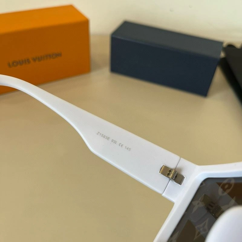 Louis Vuitton Sunglasses Refined 280886