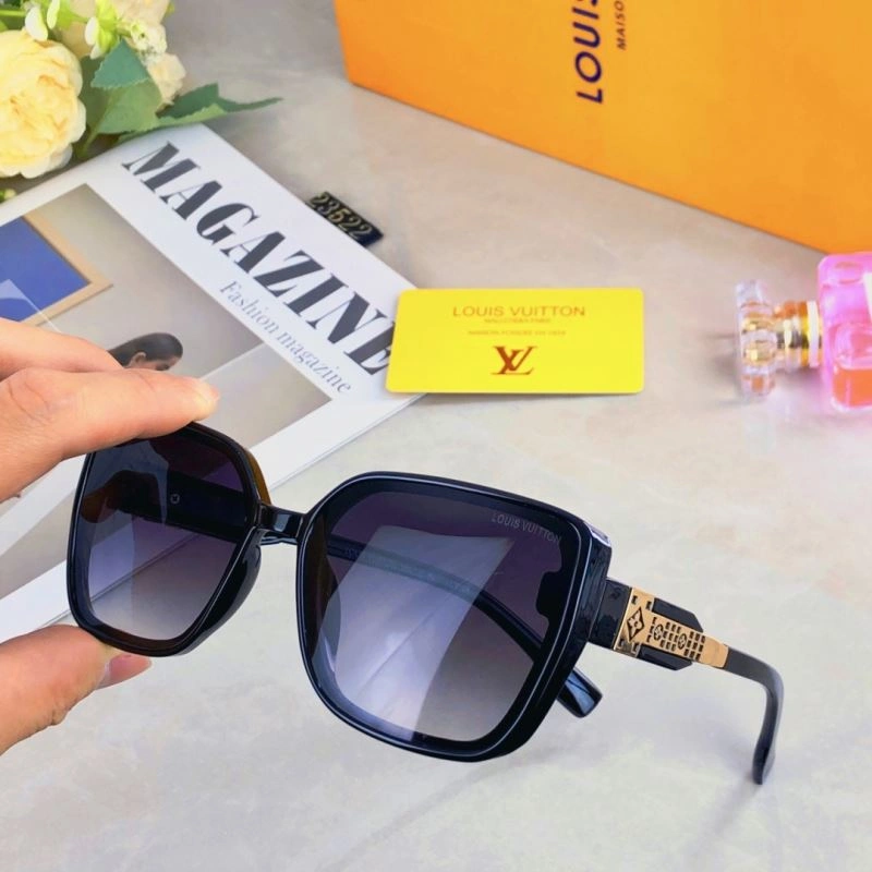 Cozy Louis Vuitton Sunglasses 280881