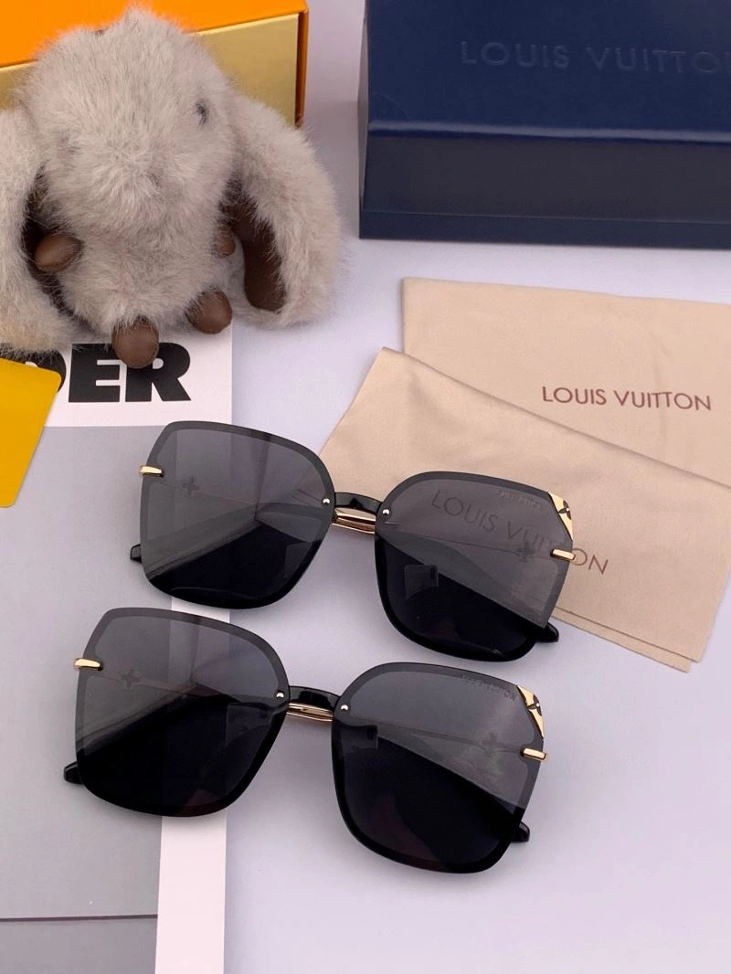 Louis Vuitton Sunglasses Effortless 280863