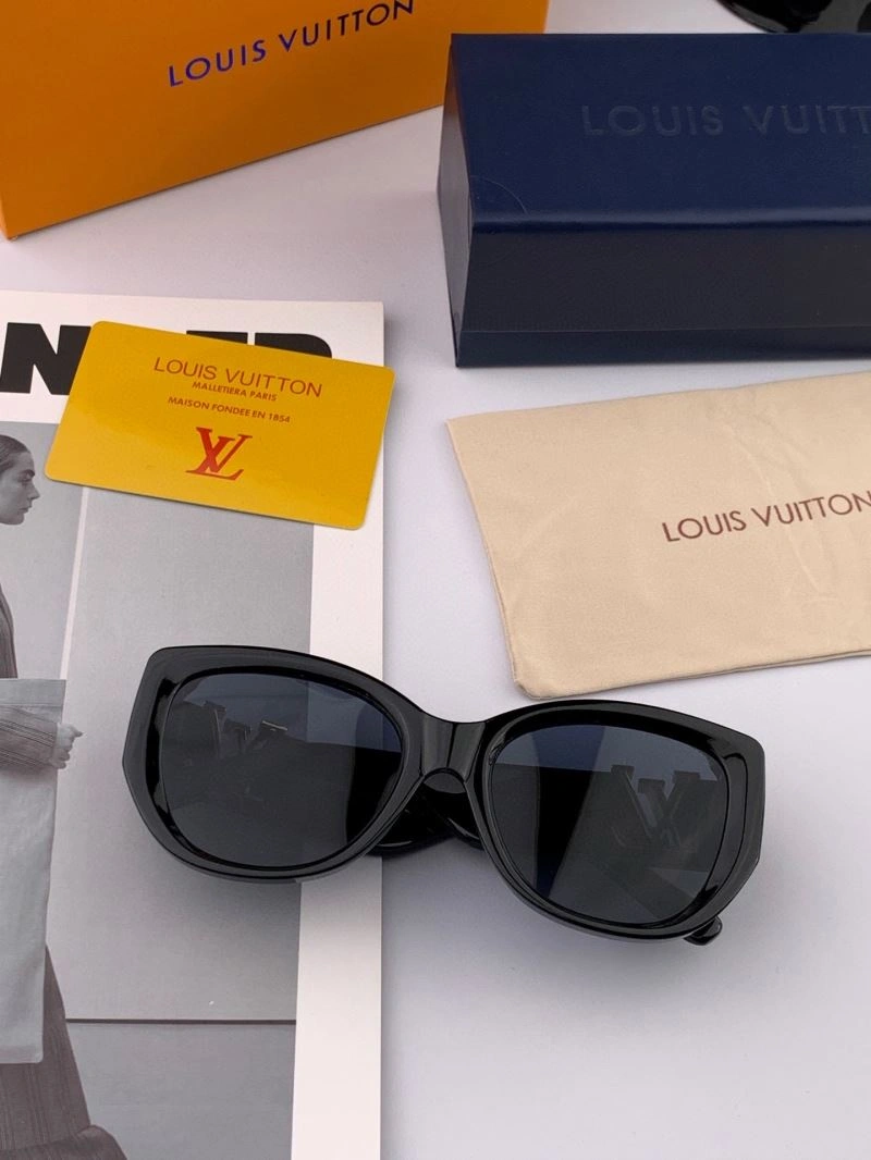 WellDesigned Louis Vuitton Sunglasses 280865