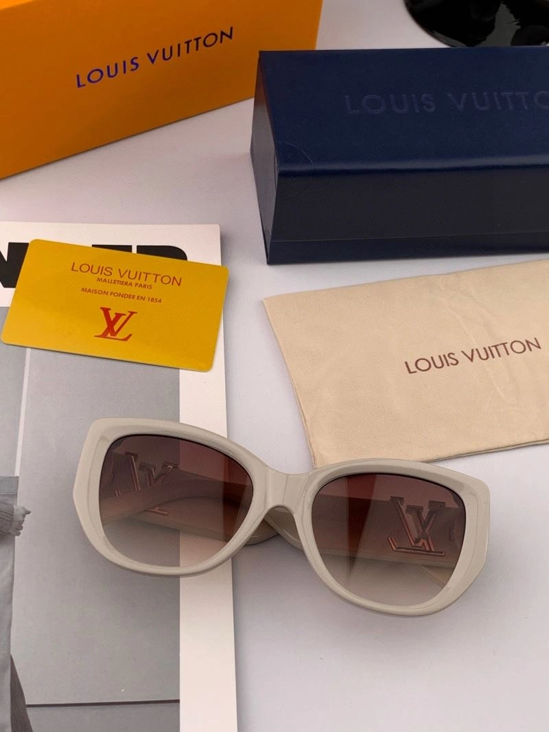 WellDesigned Louis Vuitton Sunglasses 280865