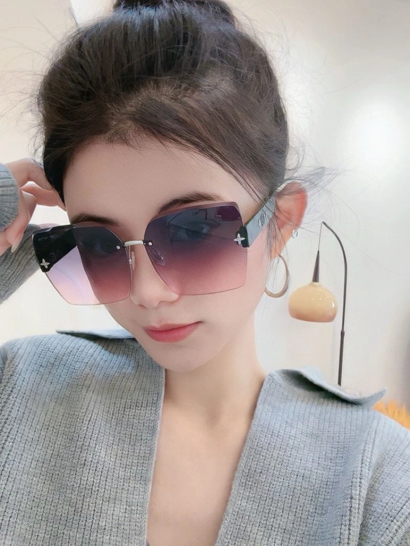 Louis Vuitton Sunglasses OnTrend 280854