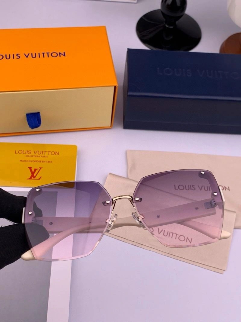 Bright Louis Vuitton Sunglasses 280851