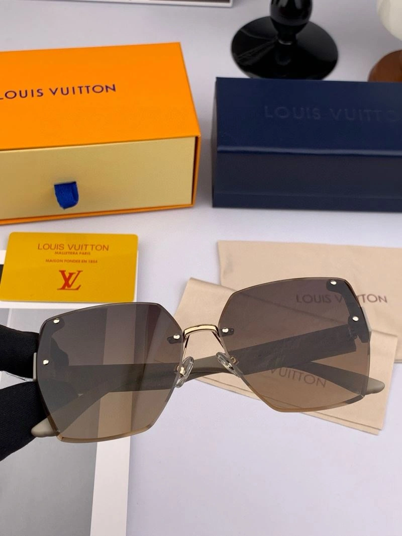 Bright Louis Vuitton Sunglasses 280851